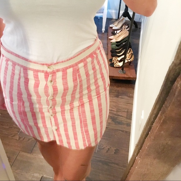 Forever 21 juniors large scalloped hem skirt - Picture 4 of 6